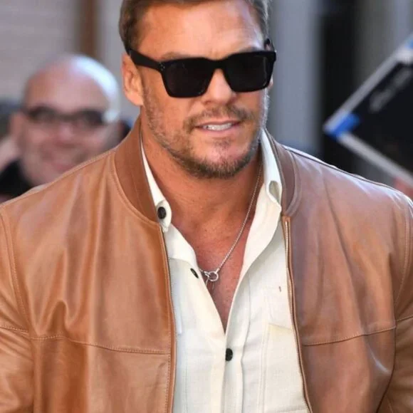 Celine CL40248I 96A Square Sunglasses - Glossy Green/Grey - Picture 3 of 10